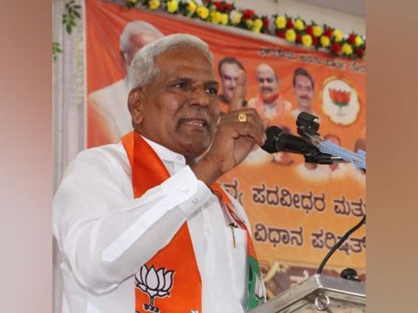 BJP MLA Siddu Savadi (Photo/Twitter/@siddusavadi_bjp)