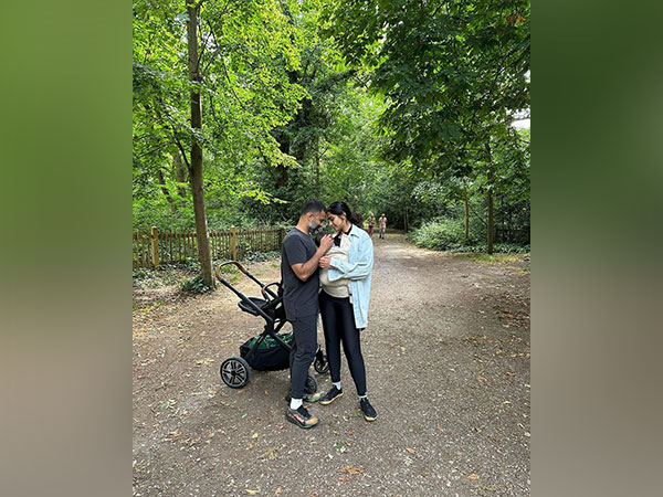 Sonam Kapoor, Anand with their son Vayu (Image Source: Instagram)