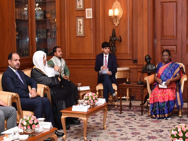 Mohammad bin Abdulkarim Al-Issa calls on President of India, Droupadi Murmu in New Delhi on Wednesday (Photo Credit: Twitter/@rashtrapatibhvn)