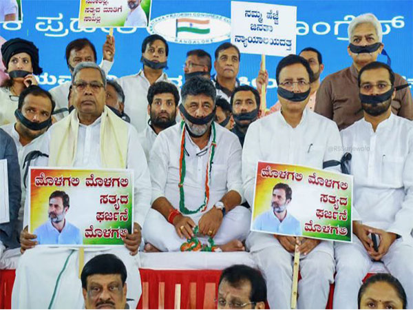 Silent Protest at Freedom Park, Bengaluru, by Karnataka Congress party (Photo Source: Randeep Singh Surjewala's Twitter account)