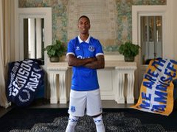 Ashley Young (Twitter: Photo/Everton)