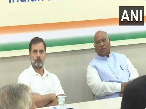 Uttarakhand Congress leaders meeting with Mallikarjun Kharge and Rahul Gandhi at AICC office in Delhi. (Photo/ANI)