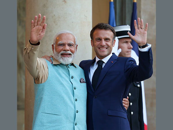 Prime Minister Narendra Modi, French President Emmanuel Macron (Image Credit: Twitter/@NarendraModi)