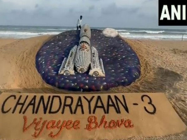 Sand artist Sudarsan Pattnaik make 22 feet long Chandrayaan using bowls (Photo/ANI)