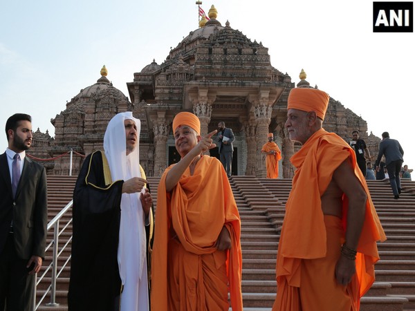 Muslim World League chief Al-Issa visits Akshardham (Photo/ANI)