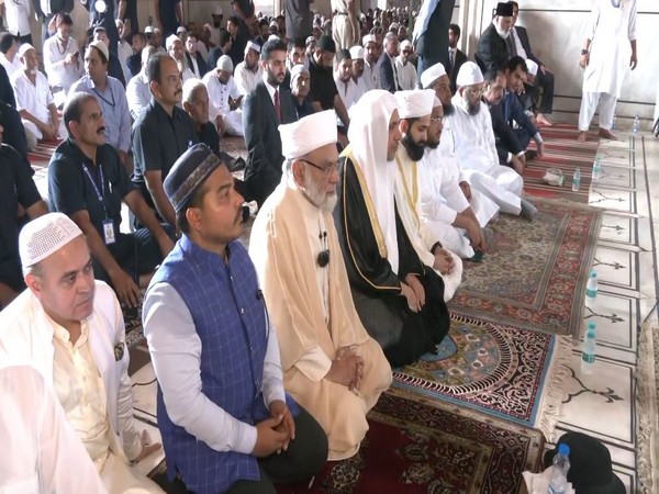 Muslim World League chief Al-Issa offers Friday prayers at Jama Masjid (Photo/ANI)