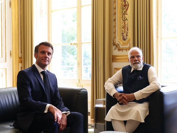 French President Emmanuel Macron, Prime Minister Narendra Modi (Image Credit: Twitter/@NarendraModi)