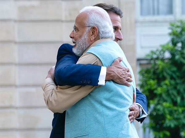 PM Modi and French President Emmanuel Macron (Photo/ Twitter @EmmanuelMacron)