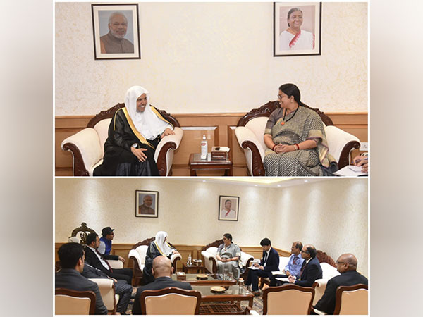 Union Minister Smriti Irani holds meeting with General Secreatry of MWL (Photo credit: @smritiirani)