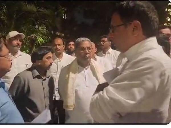 Karnataka Chief Minister Siddaramaiah, State In-charge Randeep Surjewala (Photo/ANI)