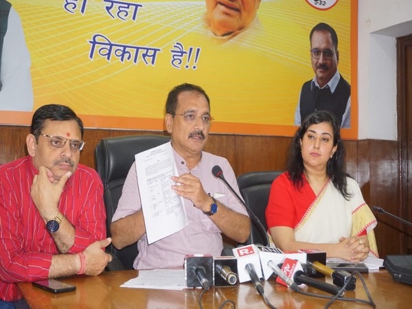 BJP's Delhi chief Virendraa Sachdeva and BJP Legal Cell Bansuri Swaraj in press conference (Photo/ANI)