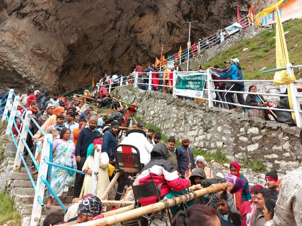 Pilgrims at Amarnath Yatra (Photo/ANI)
