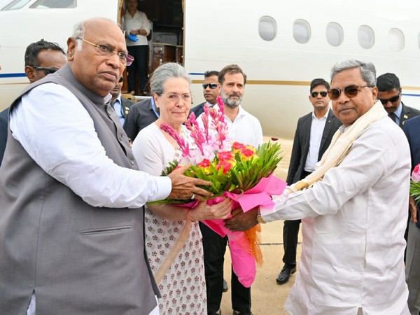 Congress Parliamentary Party Chairperson Sonia Gandhi, Congress president Mallikarjun Kharge, and party leader Rahul Gandhi arrives at Bengaluru (Photo/ANI)