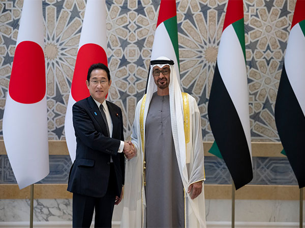Japanese PM Fumio Kishida, UAE President Sheikh Mohamed bin Zayed Al Nahyan(Image Credit: Twitter/@MohamedBinZayed)