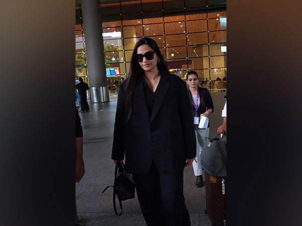 Actor Sonam Kapoor (ANI Photos)