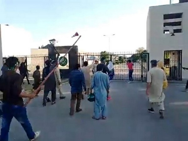 A violent mob entering the General Headquarters (GHQ) in Rawalpindi. (Photo/Twitter)