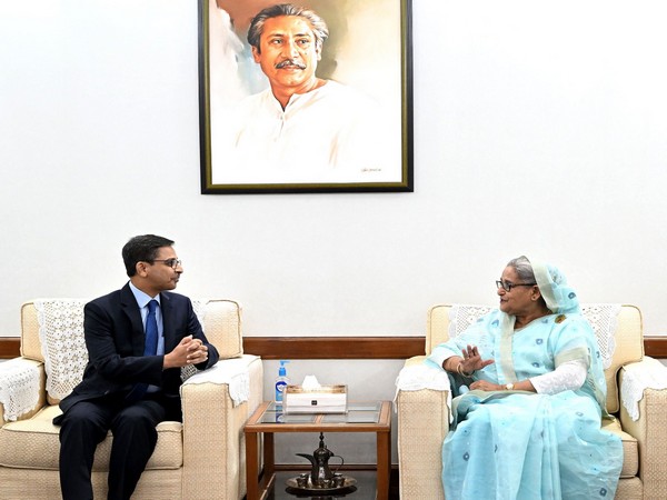 Indian High Commissioner to Dhaka, Pranay Verma with Bangladesh PM Sheikh Hasina (Photo: Twitter @ihcdhaka)