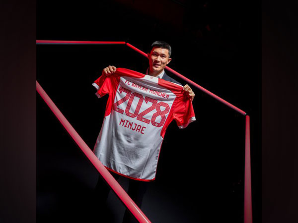 Minjae Kim (Twitter: Photo/FCBayernEN)