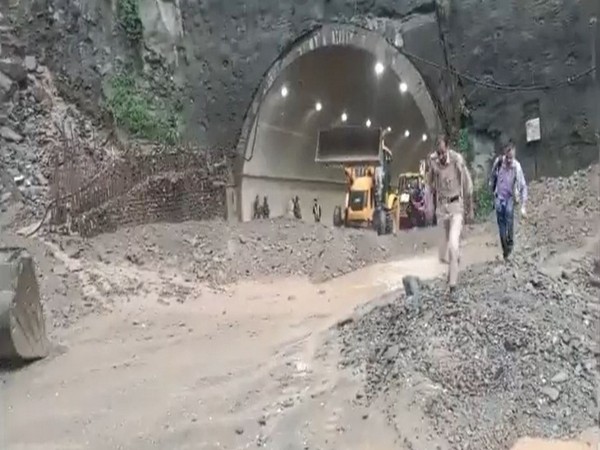 Clearance works in progress on National Highway-44 in Ramban District amidst rains. (Source: Deputy Commissioner, Ramban)