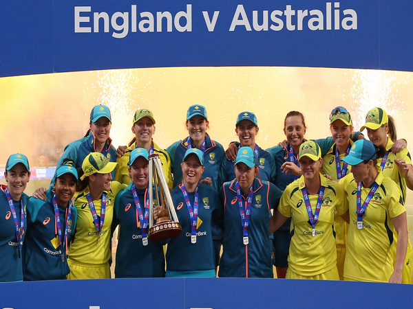 Australia with women's Ashes. (Photo- cricket.com.au)