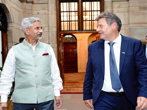 EAM S Jaishankar with German Vice Chancellor Robert Habeck (Twitter/@DrSJaishankar)