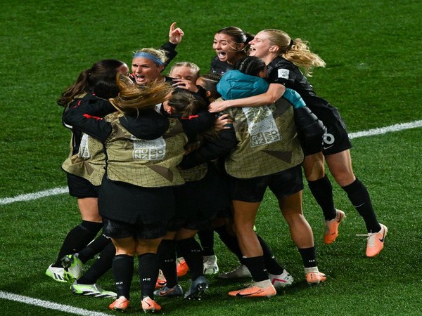 New Zealand Women's football team celebrating their win over Norway (Twitter: Photo/FIFAWWC)
