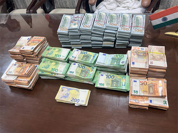 Customs recovered foreign currency worth over Rs 10 crores at IGI Airport. (Photo/ANI)