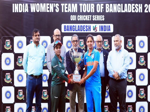 Harmanpreet Kaur and  Nigar Sultana (Image: Twitter/ Bangladesh cricket) 