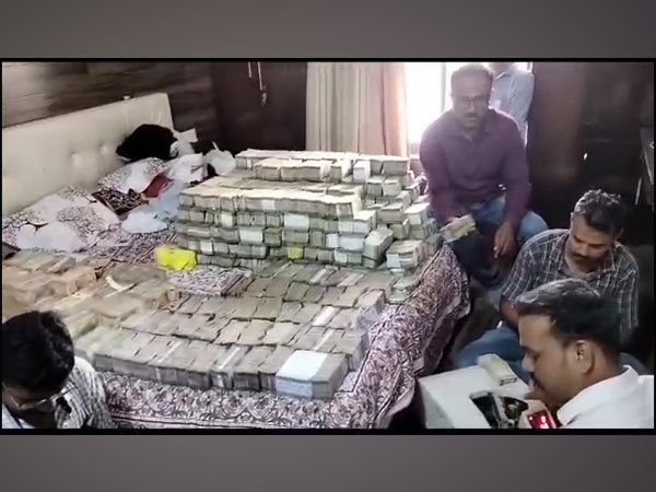 Large amount of cash was recovered from the accused's house. (Photo/ANI)