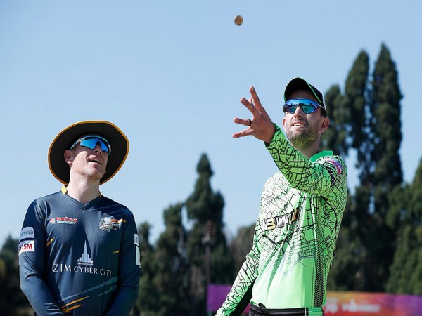 Craig Ervine at the toss (Image: Twitter/ Zimbabwe cricket) 