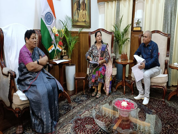 Team of IRCS calls on Manipur Governor Anusuiya Uikey (Photo/ANI)