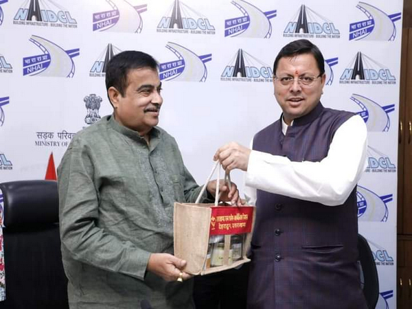 Uttarakhand Chief Minister Pushkar Singh Dhami meets Nitin Gadkari (Pic credit: Pushkar Singh Dhami Twitter handle)