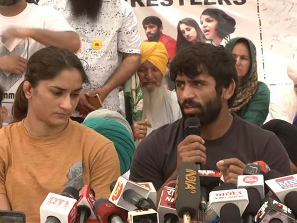 Vinesh Phogat and Bajrang Punia (Photo/ANI)