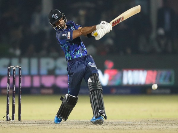 Sikandar Raza in action against Harare Hurricanes (Source: ZimAfroT10 Press Release)