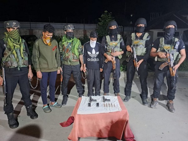 Two LeT terrorists arrested in Baramulla (Photo/ANI)