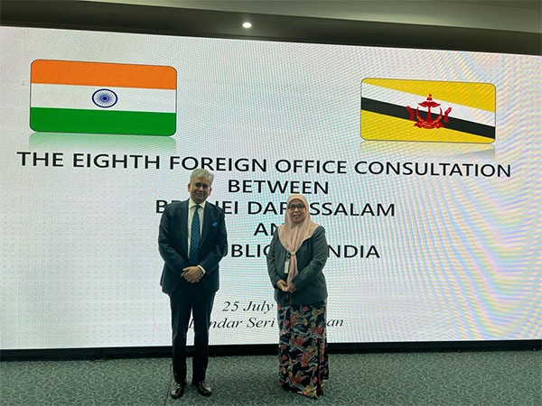 MEA Secretary (East) Saurabh Kumar and Penigran Norhashimah binti Pengiran Mohd Hassan, Permanent Secretary, MoFA, Brunei Darussalam (Photo Credit: Twitter/@hicomindBrunei)