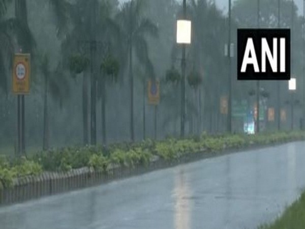 Rain lashed parts of the national capital on Wednesday morning. (Photo/ANI)