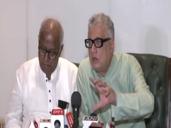 TMC Rajya Sabha MP Derek O'Brien and TMC MP Saugata Roy in joint press conference (Photo/ANI)