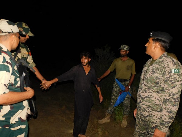 Troops of BSF apprehended a Pakistani national who had inadvertently crossed the International Border near Punjab (Photo/BSF)