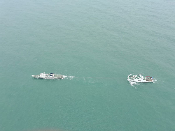 Indian Coast Guard ship rescuing the research vessle. (Photo Credit: Indian Coast Guard)