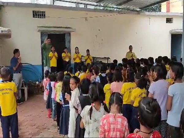 Screen grab from the viral video (Photo/ANI) 