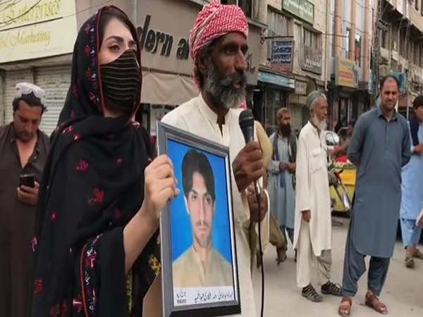 A protest against forced disappearance outside Quetta Press Club in Pakistan (Photo Credit: Twitter/@mebalochseema)