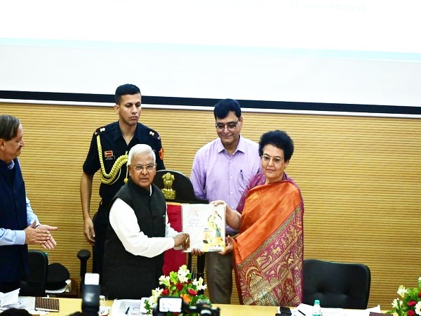 MP Governor Mangubhai Patel (L) and NCW Chairperson Rekha Sharma (R) (Photo/ANI)