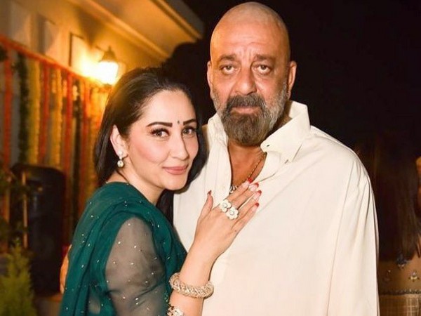 Sanjay Dutt and Maanayata Dutt  (Image courtesy: Twitter)