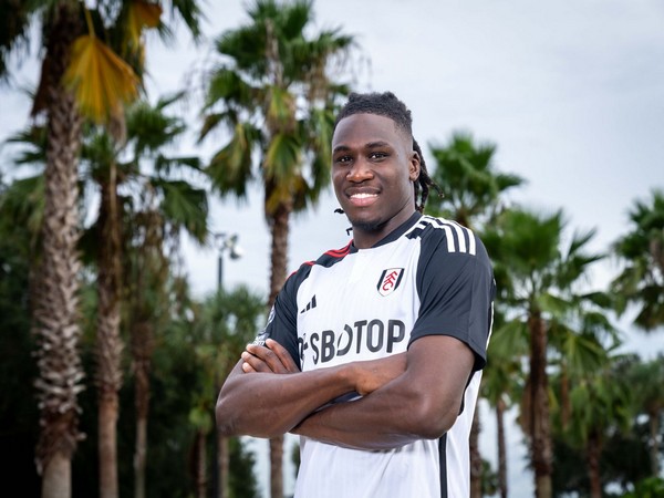 Calvin Bassey (Twitter: Photo/FulhamFC)