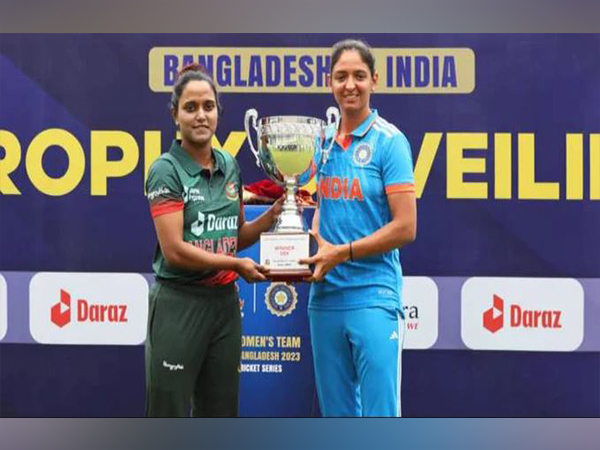 Nigar Sultana Joty (Left) and Harmanpreet Kaur (Right) (Source: BCCIWomen)