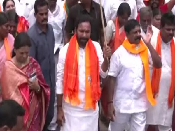 BJP leader G Kishan Reddy leads rally in Mahbubnagar (Photo/ANI)