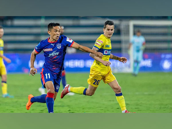 Kerala Blasters and Bengaluru FC in action. (Photo- ISL)
