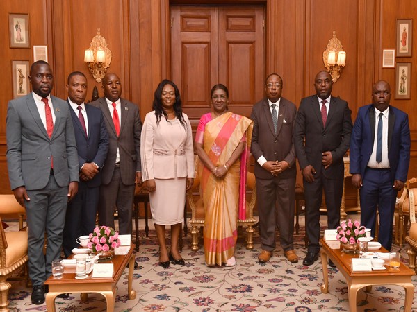 Malawi Parliamentary delegation calls on President Droupadi Murmu. (Photo: Twitter//MEA)
