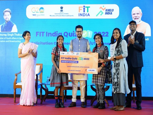 Anurag Singh Thakur felicitates Fit India Quiz State Round Winners (Image: SAI Media)